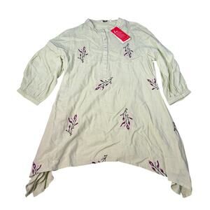 NWT max kurta, kurti light green floral embroidered 3/4 sleeve tunic. Size L.